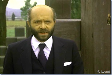 2.10 PLAYING POSSUM.avi_000955955