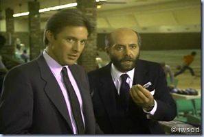 2.10 PLAYING POSSUM.avi_001439139