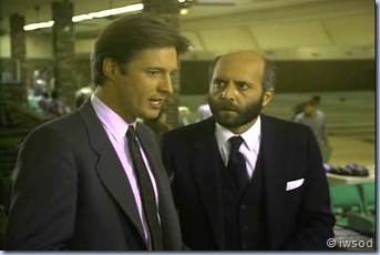 2.10 PLAYING POSSUM.avi_001456156