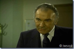 2.10 PLAYING POSSUM.avi_001520220