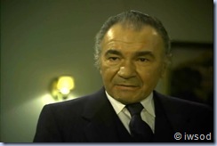 2.10 PLAYING POSSUM.avi_001564264