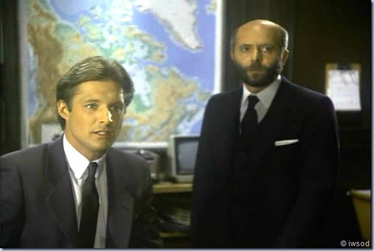 2.10 PLAYING POSSUM.avi_001900600