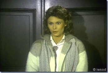 2.10 PLAYING POSSUM.avi_001905405