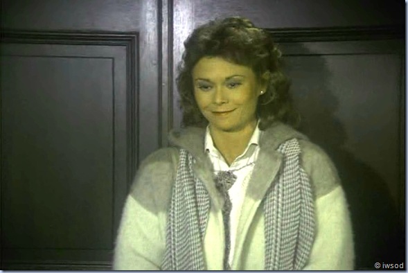 2.10 PLAYING POSSUM.avi_001906873