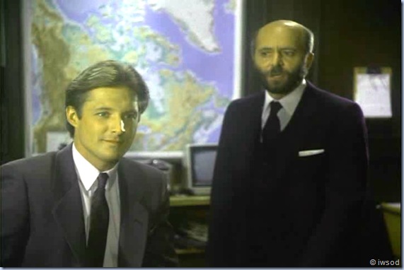 2.10 PLAYING POSSUM.avi_001907007