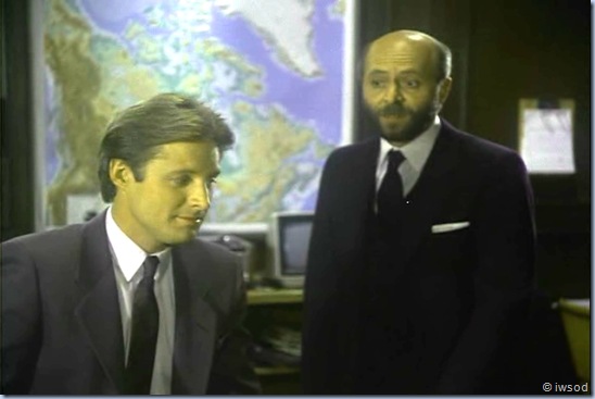 2.10 PLAYING POSSUM.avi_001909676