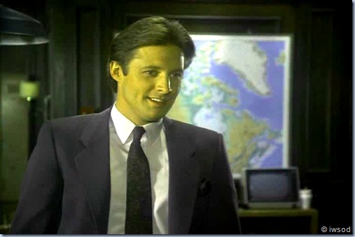 2.10 PLAYING POSSUM.avi_001924391