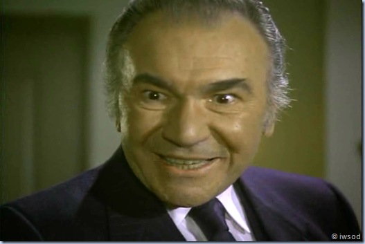 2.10 PLAYING POSSUM.avi_001987687