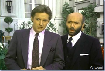 2.10 PLAYING POSSUM.avi_002025725