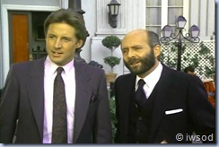 2.10 PLAYING POSSUM.avi_002044744