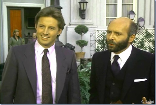 2.10 PLAYING POSSUM.avi_002063763