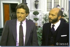 2.10 PLAYING POSSUM.avi_002079879