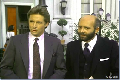 2.10 PLAYING POSSUM.avi_002089889