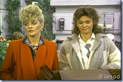 2.10 PLAYING POSSUM.avi_002097897