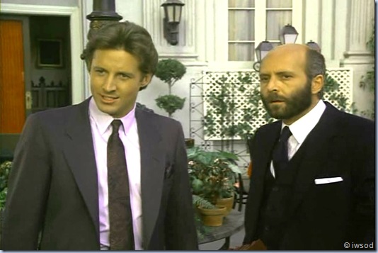 2.10 PLAYING POSSUM.avi_002113913