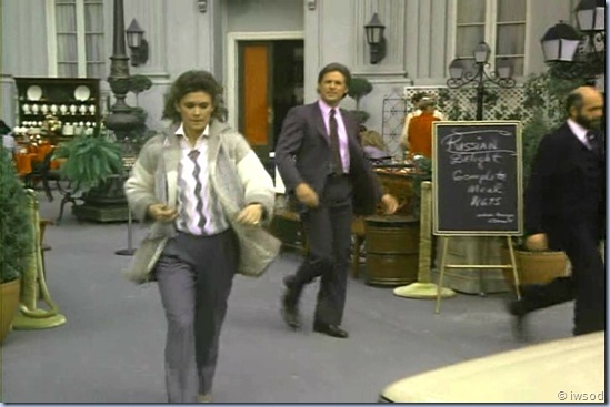 2.10 PLAYING POSSUM.avi_002137937