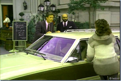 2.10 PLAYING POSSUM.avi_002140840