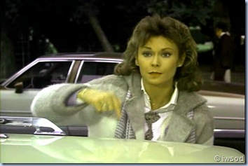 2.10 PLAYING POSSUM.avi_002142308