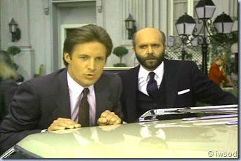 2.10 PLAYING POSSUM.avi_002143943