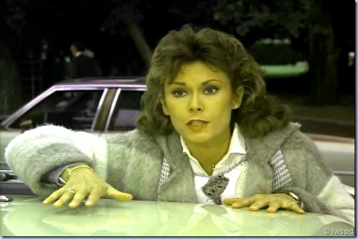 2.10 PLAYING POSSUM.avi_002145979