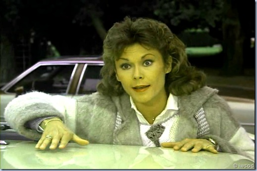 2.10 PLAYING POSSUM.avi_002148148