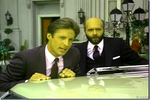 2.10 PLAYING POSSUM.avi_002148281