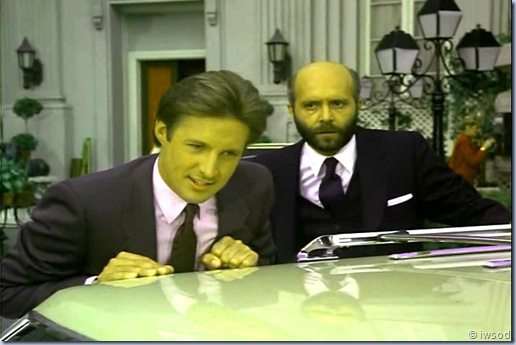 2.10 PLAYING POSSUM.avi_002148948