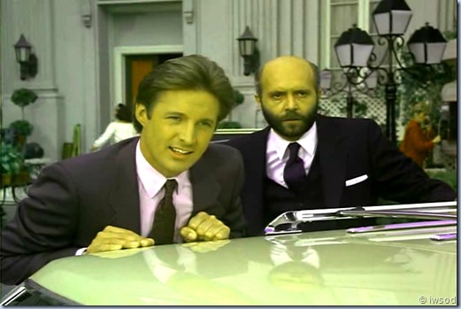 2.10 PLAYING POSSUM.avi_002149616