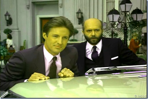 2.10 PLAYING POSSUM.avi_002151217