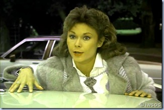 2.10 PLAYING POSSUM.avi_002154954