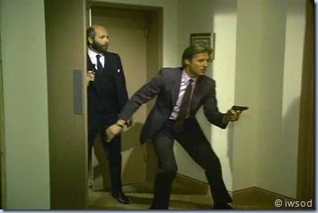 2.10 PLAYING POSSUM.avi_002198998