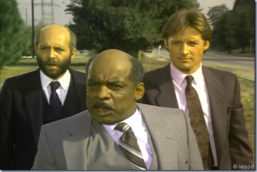 2.10 PLAYING POSSUM.avi_002498298