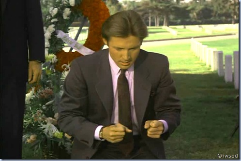 2.10 PLAYING POSSUM.avi_002531331