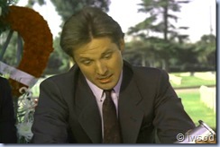 2.10 PLAYING POSSUM.avi_002654454