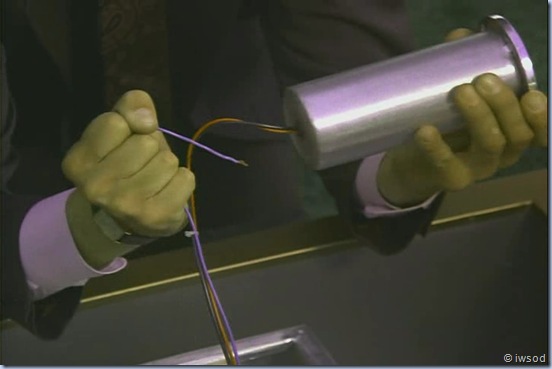 2.10 PLAYING POSSUM.avi_002666666