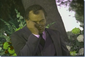 2.10 PLAYING POSSUM.avi_002668968