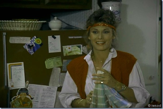 2.11 THE THREE FACES OF EMILY.avi_000292592