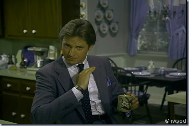 2.11 THE THREE FACES OF EMILY.avi_000301401