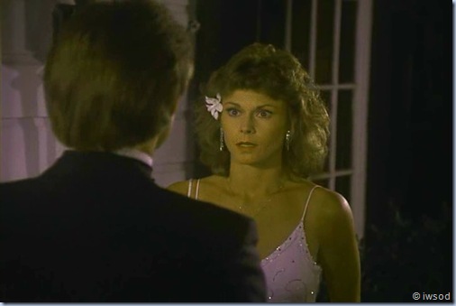 2.11 THE THREE FACES OF EMILY.avi_000766499