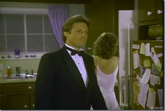 2.11 THE THREE FACES OF EMILY.avi_000931164