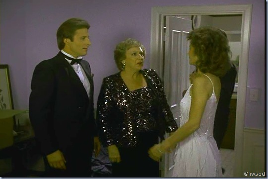 2.11 THE THREE FACES OF EMILY.avi_000955689