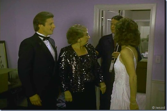 2.11 THE THREE FACES OF EMILY.avi_000956189