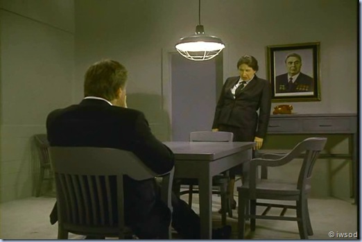 2.11 THE THREE FACES OF EMILY.avi_001000734