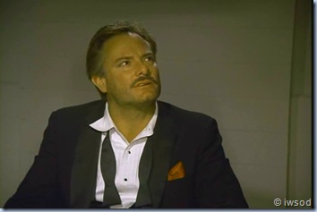 2.11 THE THREE FACES OF EMILY.avi_001031264