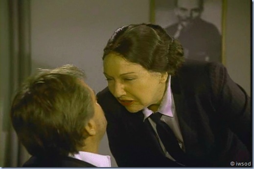 2.11 THE THREE FACES OF EMILY.avi_001033767