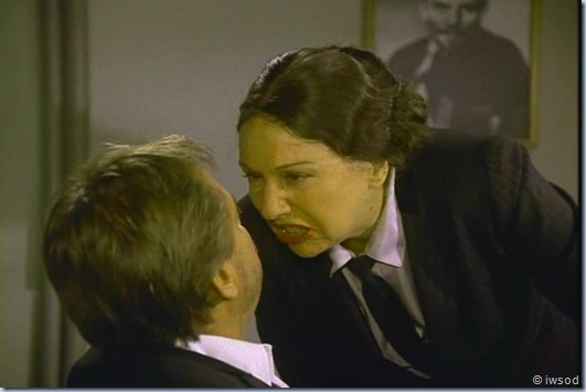 2.11 THE THREE FACES OF EMILY.avi_001034267