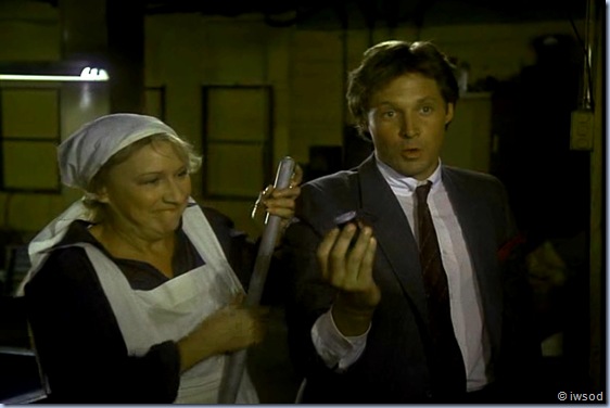 2.11 THE THREE FACES OF EMILY.avi_002434367