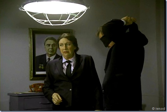 2.11 THE THREE FACES OF EMILY.avi_002545979