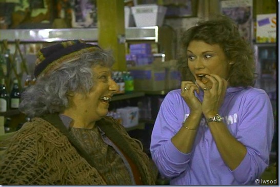 2.11 THE THREE FACES OF EMILY.avi_002638171