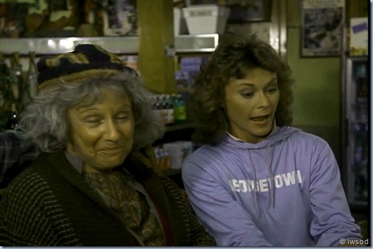 2.11 THE THREE FACES OF EMILY.avi_002727227